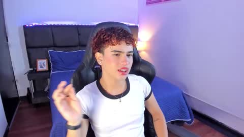 Aiden  online show from November 2025 12:52:01 PM