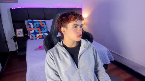 Aiden  online show from December 2025 12:47:02 PM