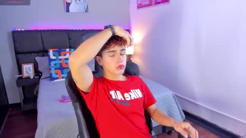 Aiden  online show from December 2025 12:33:02 PM