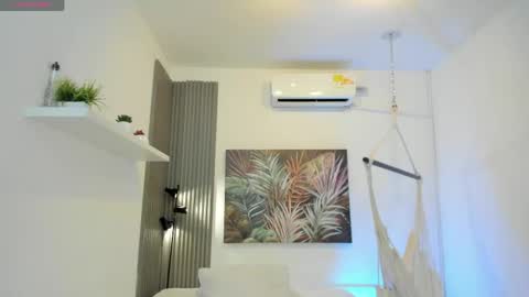 Snapshot of ailann_ chatting on April 2026 05:39:02 PM Alisson online show from April 2026 05:39:02 PM