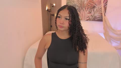 Snapshot of ailann_ chatting on May 2026 07:42:01 PM Alisson online show from May 2026 07:42:01 PM
