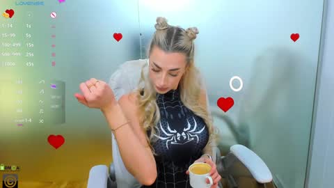 Snapshot of aileen_williams chatting on November 2025 08:38:02 AM Allie online show from November 2025 08:38:02 AM