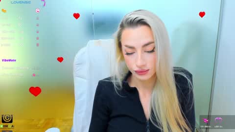 Snapshot of aileen_williams chatting on November 2025 09:19:02 AM Allie online show from November 2025 09:19:02 AM