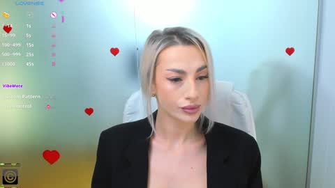 Snapshot of aileen_williams chatting on November 2025 08:36:02 AM Allie online show from November 2025 08:36:02 AM