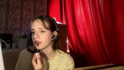 Kira online show from October 2025 08:04:02 AM