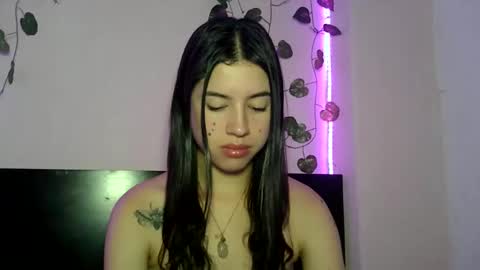 Snapshot of aine_ileana chatting on December 2024 04:43:01 PM J online show from December 2024 04:43:01 PM