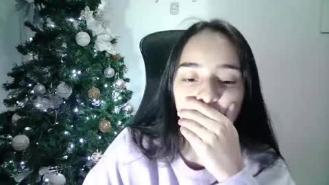 Snapshot of aineangeel chatting on January 2025 11:33:01 PM AINE online show from January 2025 11:33:01 PM