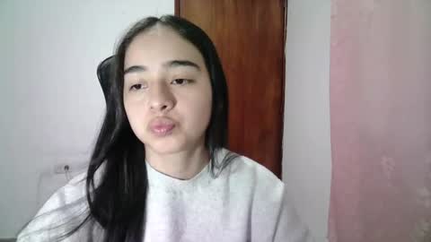 Snapshot of aineangeel chatting on October 2025 12:19:01 AM AINE online show from October 2025 12:19:01 AM