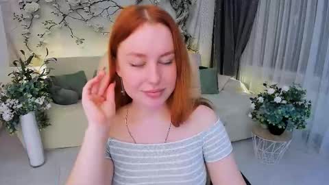 Louise online show from November 2025 04:34:01 AM