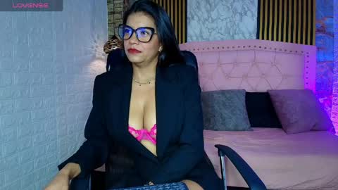 Snapshot of aisha__cambell chatting on April 2026 12:52:02 PM aisha__cambell online show from April 2026 12:52:02 PM