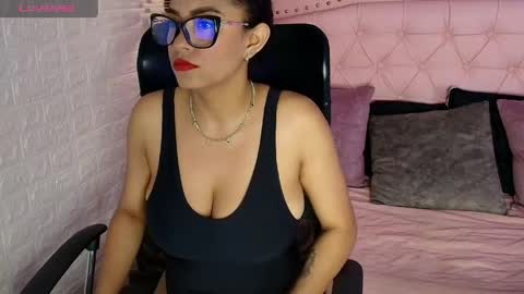 Snapshot of aisha__cambell chatting on May 2026 10:33:01 AM aisha__cambell online show from May 2026 10:33:01 AM