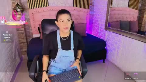 Snapshot of aisha__cambell chatting on May 2026 11:30:02 AM aisha__cambell online show from May 2026 11:30:02 AM
