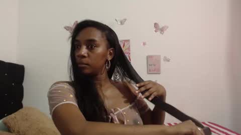 Aisha online show from November 2025 07:58:01 PM