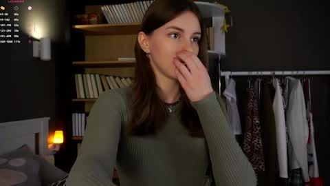 Snapshot of aislyfarran chatting on October 2025 01:06:01 AM Aliza online show from October 2025 01:06:01 AM