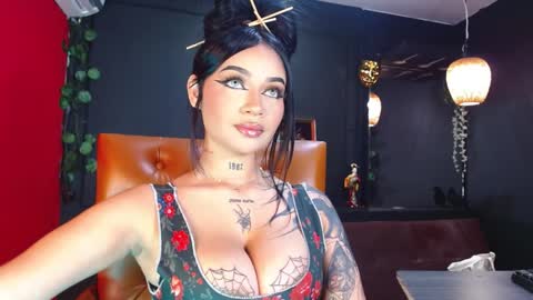 Snapshot of aitanarus chatting on February 2025 03:00:01 PM Ahitana Russ online show from February 2025 03:00:01 PM