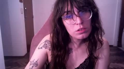 Snapshot of akamedolle chatting on November 2025 04:33:02 AM Veronica Akame 3 online show from November 2025 04:33:02 AM