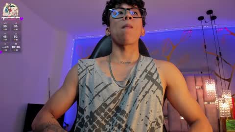 akazaboy online show from December 2024 07:29:01 PM