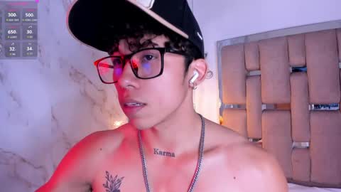 Snapshot of akazaboy chatting on May 2026 05:46:02 AM akazaboy online show from May 2026 05:46:02 AM