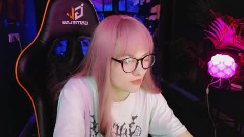 Akemi online show from March 2025 06:33:02 PM