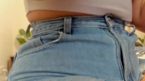 Snapshot of akendacurls2 chatting on October 2025 04:35:01 PM Akenda online show from October 2025 04:35:01 PM