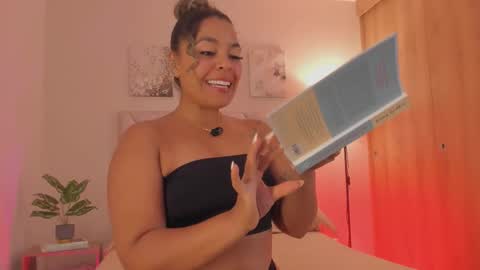 Snapshot of akendacurls2 chatting on December 2025 04:05:01 PM Akenda online show from December 2025 04:05:01 PM