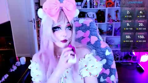 Aki online show from February 2026 12:09:01 AM