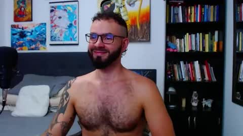 akiles online show from September 2025 11:31:02 PM