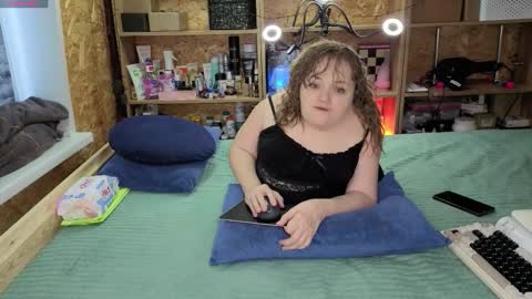 Natalie online show from December 2025 04:52:02 AM