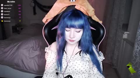 akirahartyx online show from December 2024 01:49:02 PM