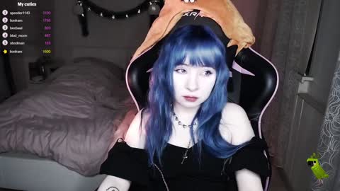 akirahartyx online show from December 2024 02:27:01 PM