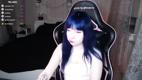 akirahartyx online show from October 2025 03:07:01 PM