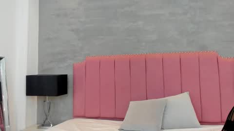 alaia_colins online show from December 2025 02:05:01 AM