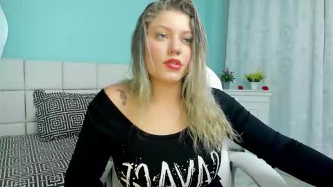 Alaia online show from October 2025 07:58:02 PM