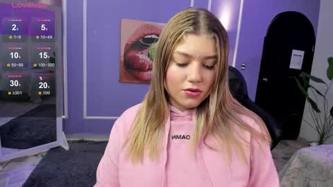 Snapshot of alaia_greyy chatting on November 2025 12:37:02 PM Alaia online show from November 2025 12:37:02 PM