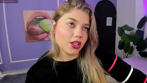 Snapshot of alaia_greyy chatting on November 2025 01:11:01 PM Alaia online show from November 2025 01:11:01 PM