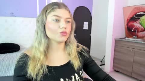 Snapshot of alaia_greyy chatting on January 2026 01:02:02 PM Alaia online show from January 2026 01:02:02 PM