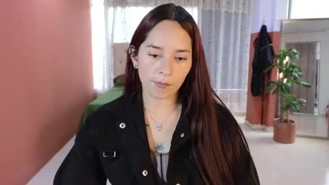 Alaia Skater online show from September 2025 06:57:01 PM