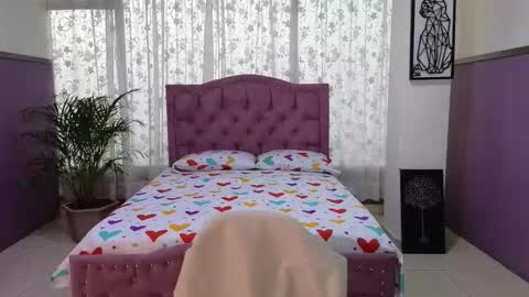 Alaia Skater online show from October 2025 11:21:01 AM