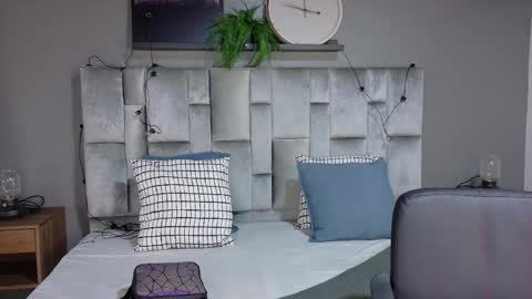  Alaia  online show from October 2025 11:47:01 AM