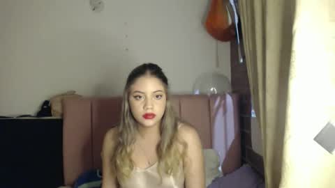 alaina_blessed online show from December 2025 01:00:01 AM