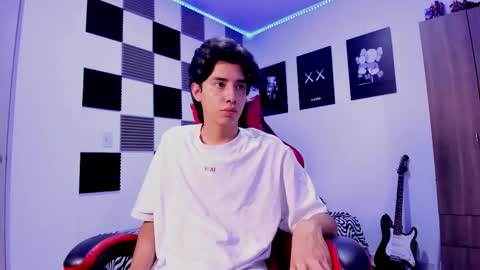 Snapshot of alan_boy01 chatting on November 2025 12:06:02 PM Alan Boy online show from November 2025 12:06:02 PM