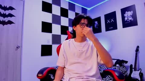 Snapshot of alan_boy01 chatting on November 2025 02:43:01 AM Alan Boy online show from November 2025 02:43:01 AM