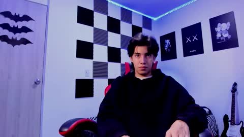 Snapshot of alan_boy01 chatting on November 2025 12:02:02 PM Alan Boy online show from November 2025 12:02:02 PM