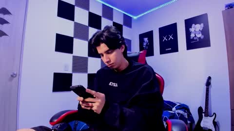 Snapshot of alan_boy01 chatting on December 2025 12:03:02 PM Alan Boy online show from December 2025 12:03:02 PM