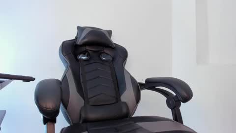 Snapshot of alan_muscle chatting on February 2025 08:42:01 AM Alan online show from February 2025 08:42:01 AM