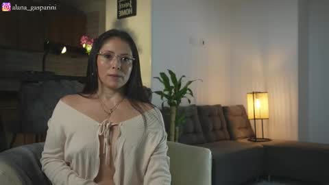 Snapshot of alana_gasparani chatting on November 2025 01:28:01 AM Alana Gasparini online show from November 2025 01:28:01 AM