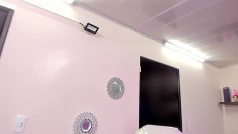 Maeve  online show from February 2025 04:47:01 PM