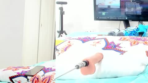 Snapshot of alana_melt18 chatting on September 2025 07:30:01 PM Alana online show from September 2025 07:30:01 PM