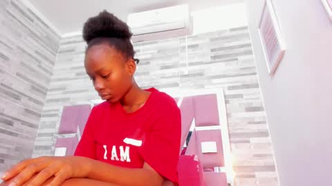 Snapshot of alana_roos chatting on February 2025 09:35:02 PM Alana online show from February 2025 09:35:02 PM