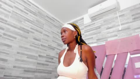 Snapshot of alana_roos chatting on February 2025 06:32:02 PM Alana online show from February 2025 06:32:02 PM
